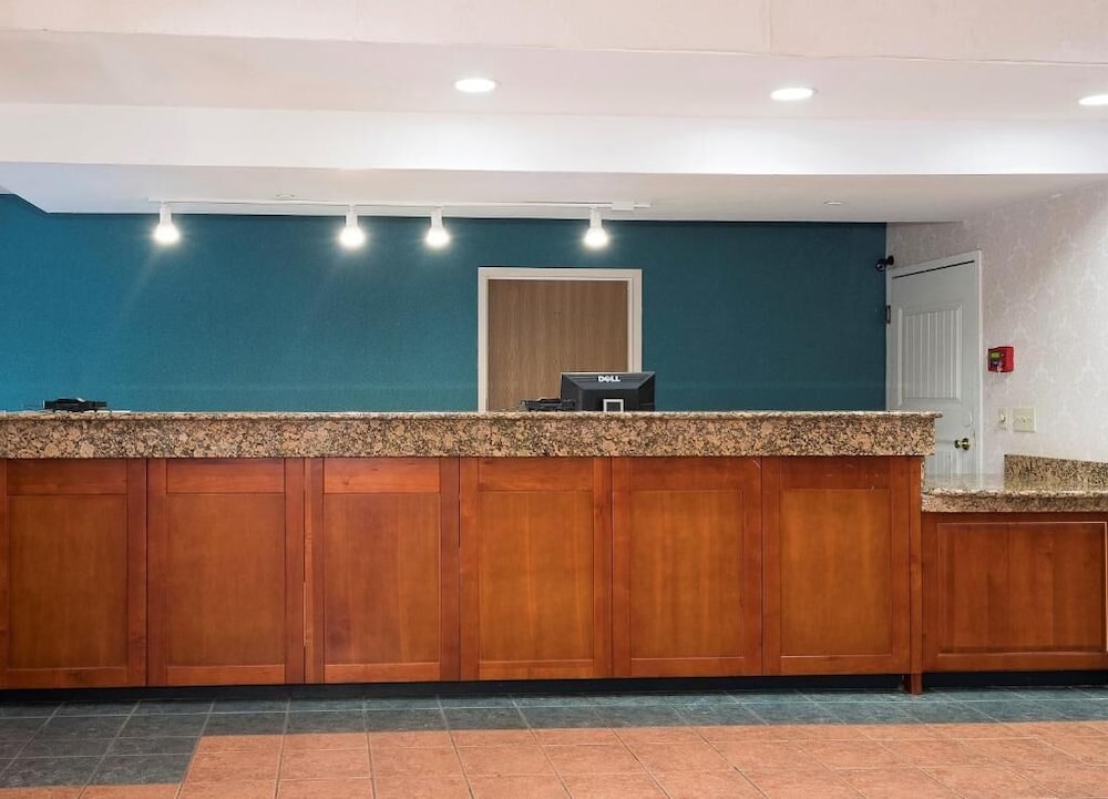 Red Roof Inn & Suites Madison GA - photo 14