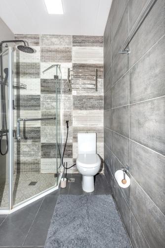 Ocean Breeze Retreat Honeymoon Apartment with Sea View in Porta Batumi Tower
