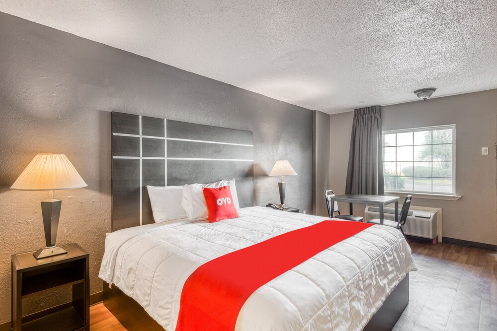 OYO Hotel Jackson Fairgrounds I 55 - photo 17