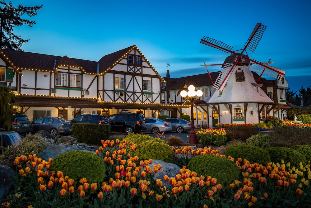 Auld Holland Inn — Oak Harbor