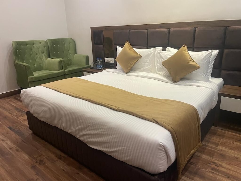 The Signate Royale — Bathinda — photo 4