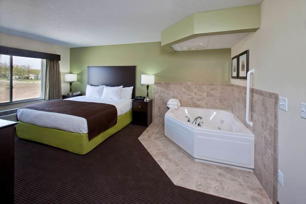 AmericInn by Wyndham Fairfield - photo 28