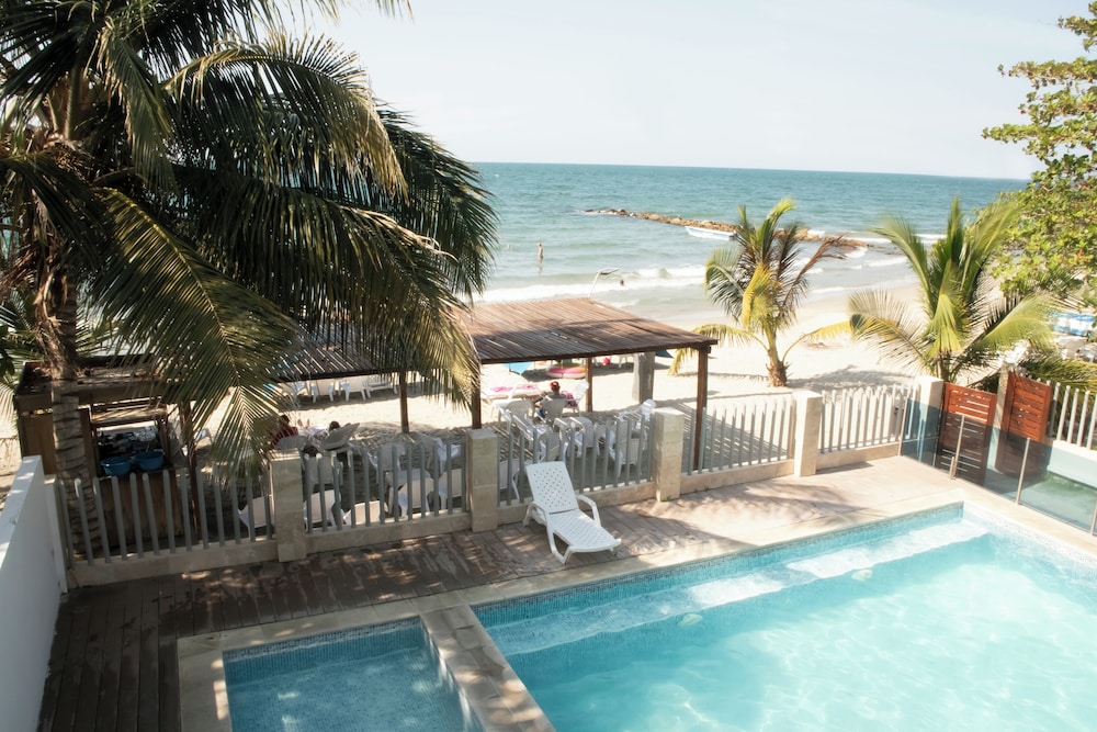 Camino Palmero Coveñas in Covenas, Colombia