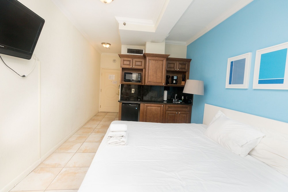 427 City View Hollywood Beach Resort - photo 9