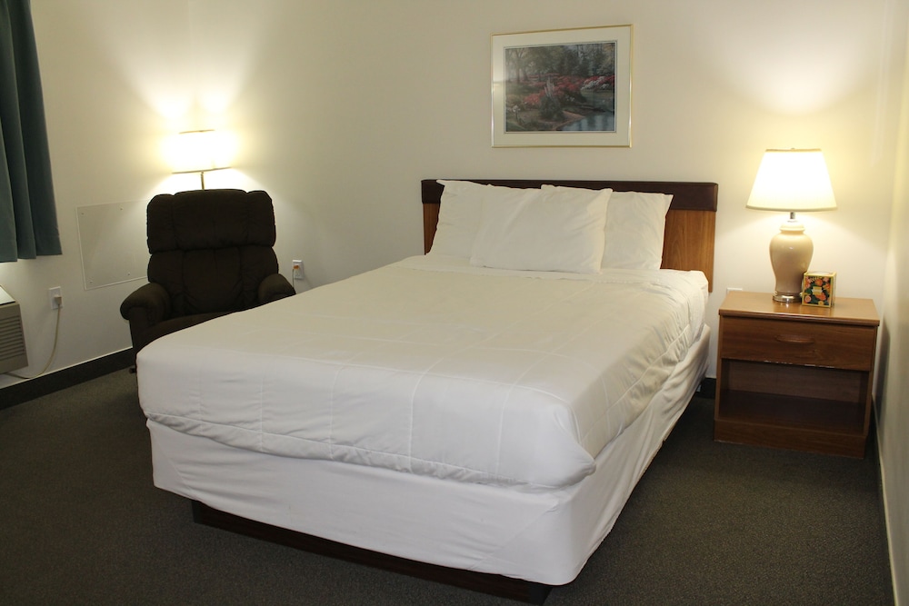 American Host Inn - photo 9