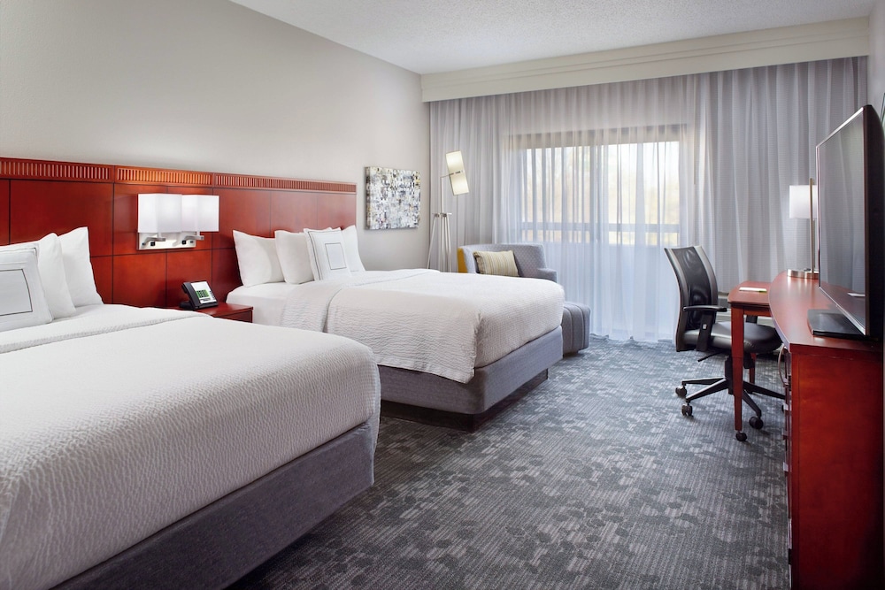 Courtyard by Marriott Greensboro - photo 6