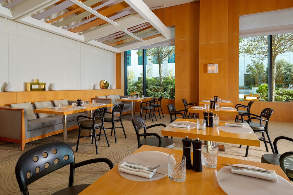 מזון ומשקאות