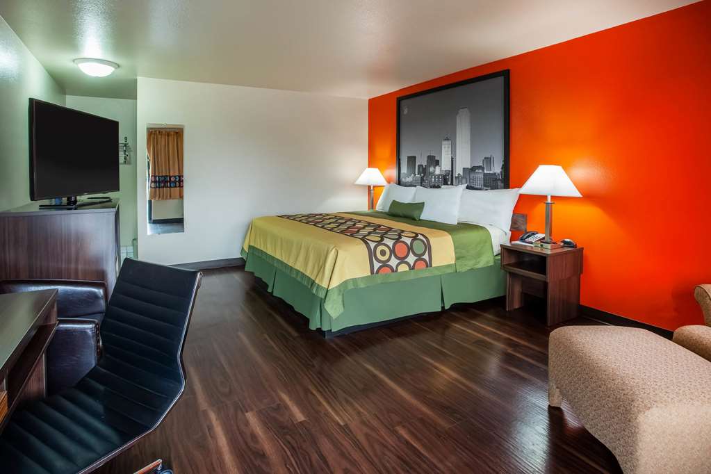 Super 8 by Wyndham Giddings - photo 11