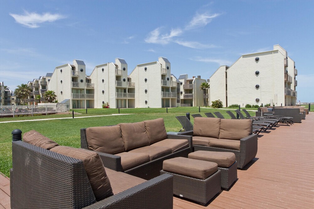 Bahia Mar Solare Tower 6th floor Oceanview Condo 3bd 3ba w Pools - photo 63