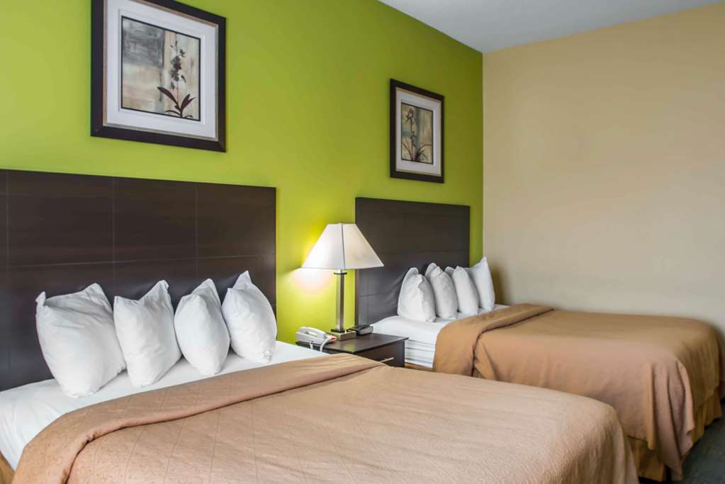 Quality Inn Litchfield Route 66 - photo 8