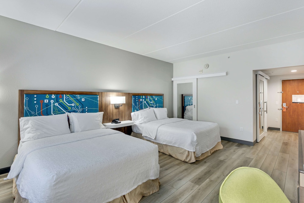 Hampton Inn Houston Pearland - photo 11