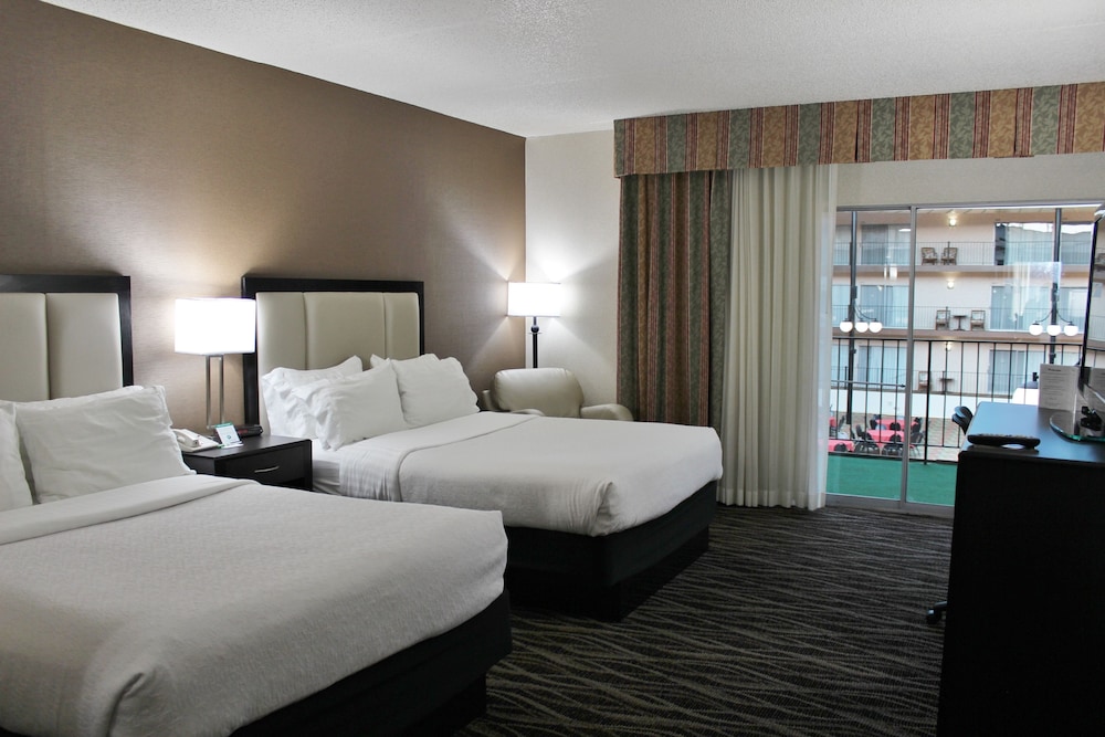 Holiday Inn Des Moines Airport Conf Center by IHG - photo 6