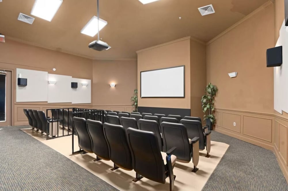 Beautiful 3 bed Townhome in Windsor Hills Resort - photo 32