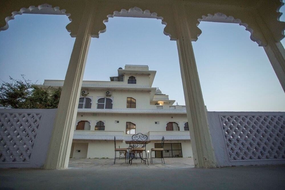 Karni Mahal - last minute hotel in Salumbar