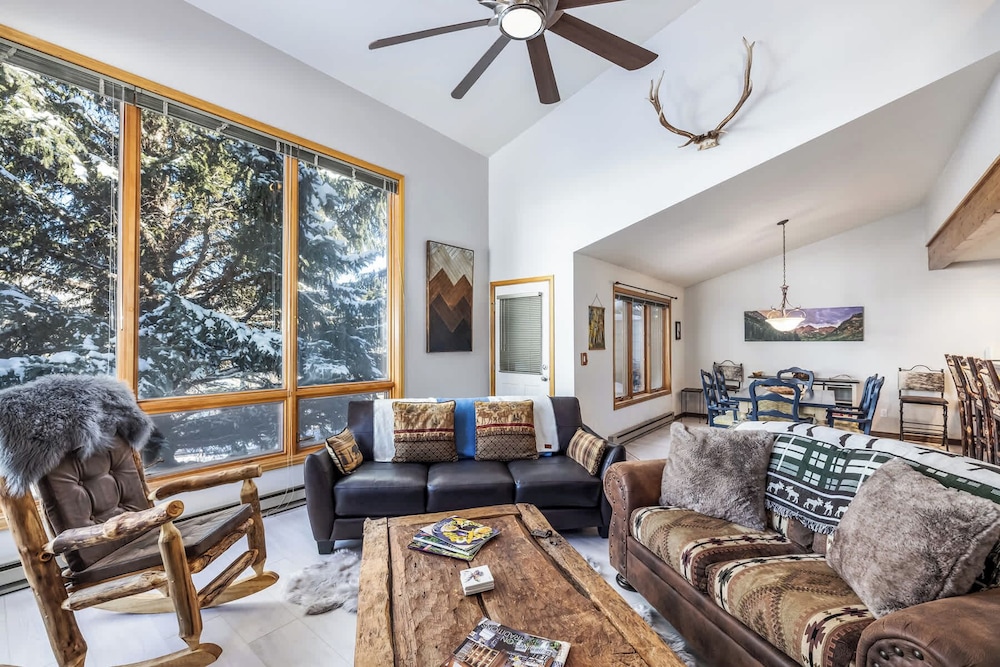 Trail Ridge Retreat Sleeps 8 — Edwards