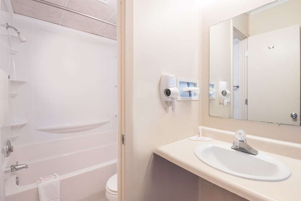 Knights Inn Grand Forks - photo 14