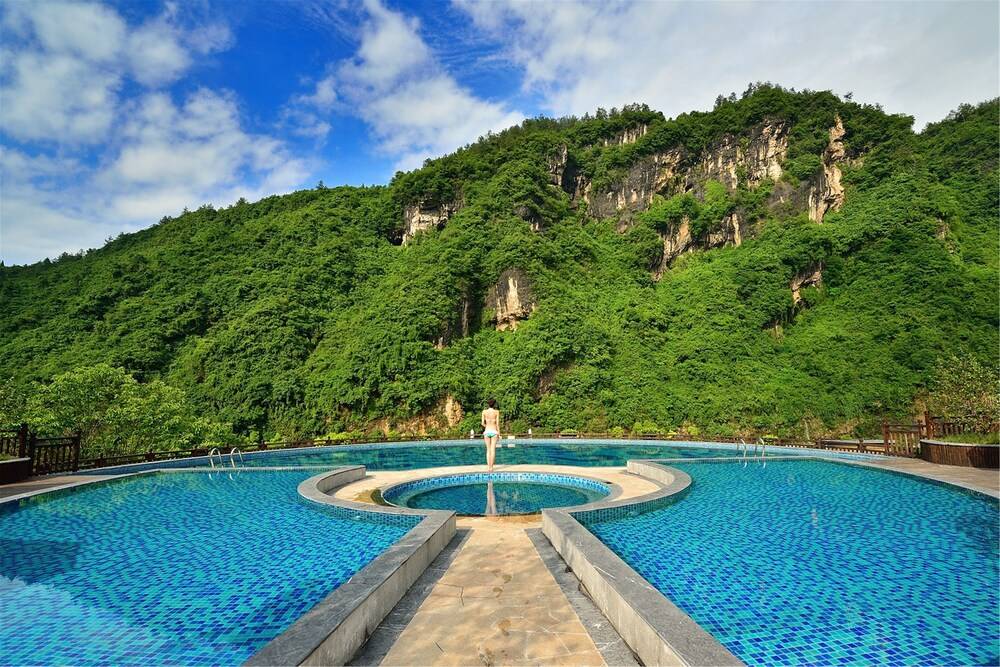 Harmona Resort & Spa Zhangjiajie — 4-Star Luxury Hotel in Zhangjiajie, People's Republic of China