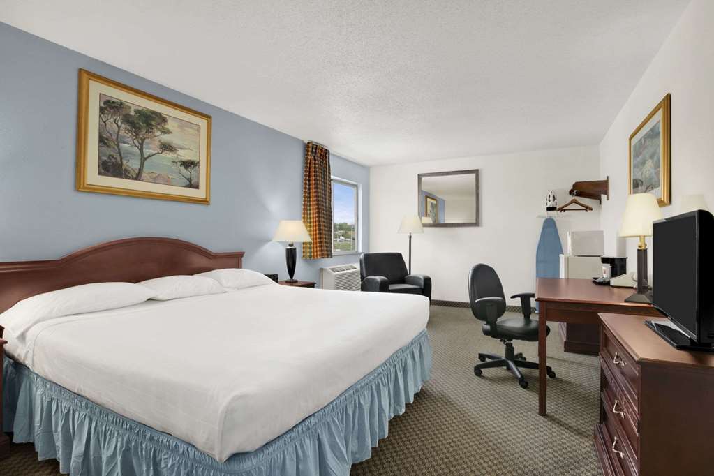 Super 8 by Wyndham Washington - photo 11
