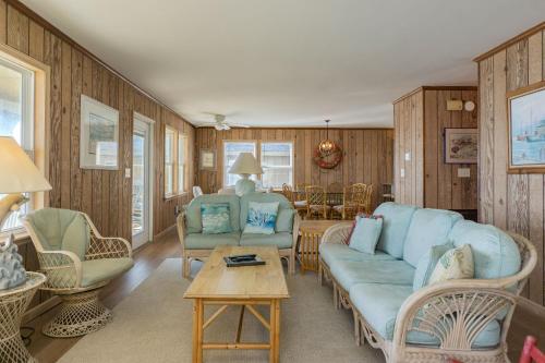 Yorkshire by Oak Island Accommodations - photo 42