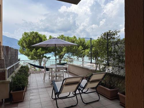 Lake Apartment by Gardadoma — 4-Star Luxury Hotel in Brenzone, Italy