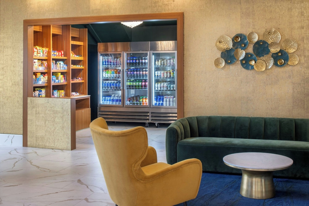 SpringHill Suites by Marriott New Orleans Warehouse Arts District - photo 17
