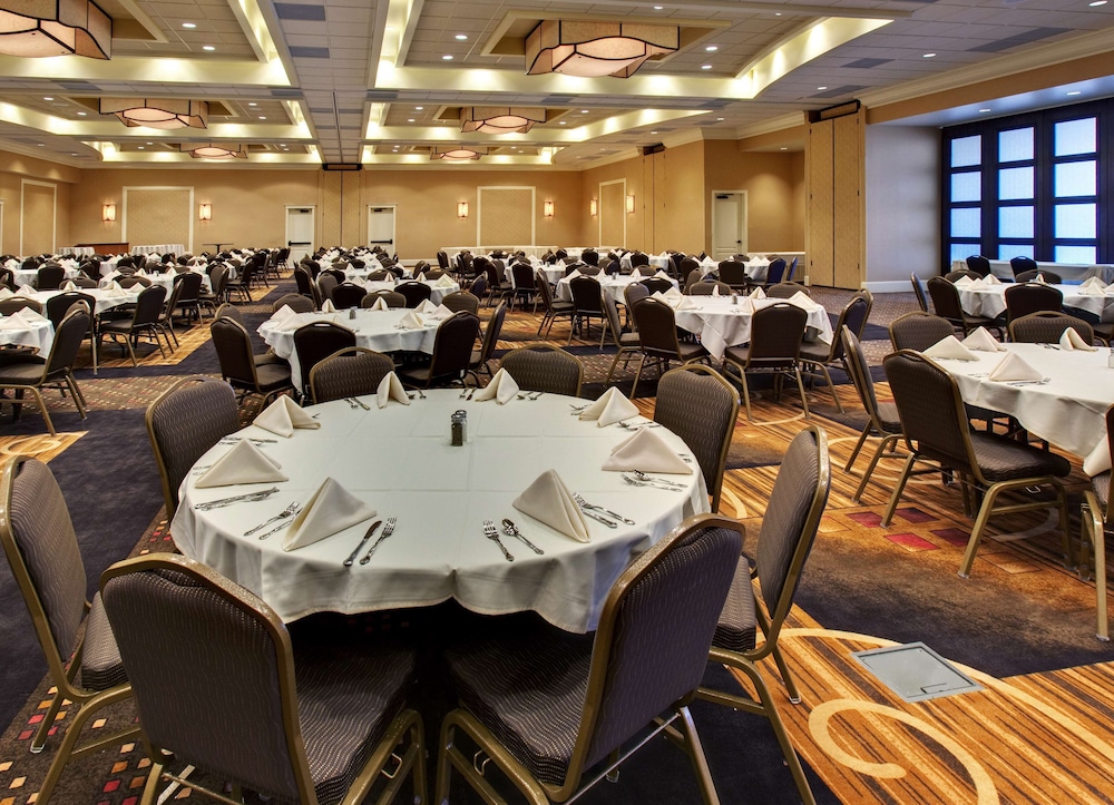 Hampton Inn & Suites Aberdeen - photo 25