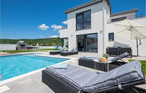Stunning Home In Donji Prolozac — 5-Star Luxury Hotel in Donji Prolozac, Croatia