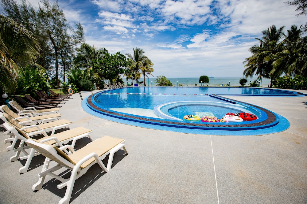 The Princess Beach Resort — 4-Star Luxury Hotel in Klaeng, Thailand