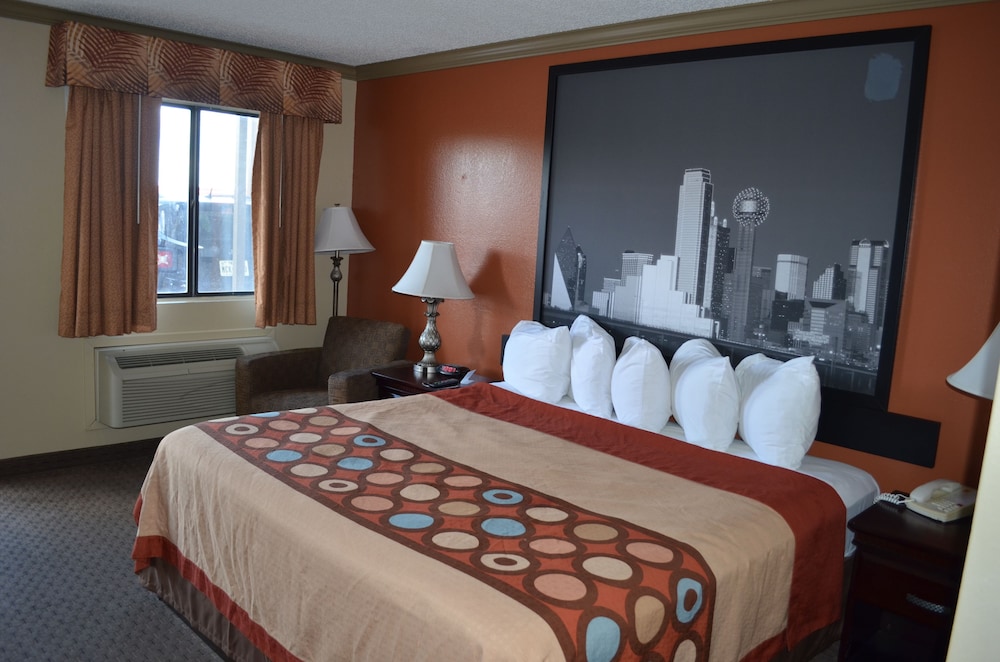 Hill Country Inn & Suites - photo 5