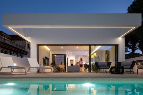 Manuela Sea Villa — 4-Star Luxury Hotel in Chiclana De La Frontera, Spain