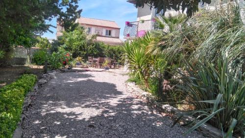 Apartment Rue Alexandre Dumas — 4-Star Luxury Hotel in Mauguio, France