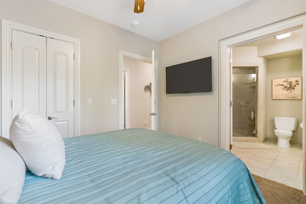 Villa at the Hills A Grand Branson Vacation 4 BDR Golf Resort Villa - photo 18