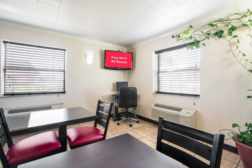 Red Roof Inn North Dallas Park Central - photo 22