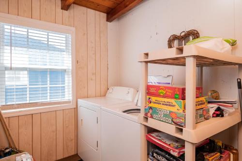 Chill'ax Inn by Oak Island Accommodations - photo 14