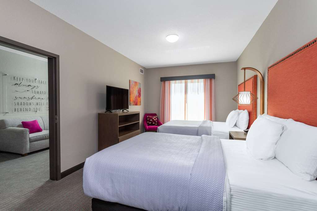 La Quinta Inn & Suites by Wyndham Augusta Near Fort Gordon - photo 21