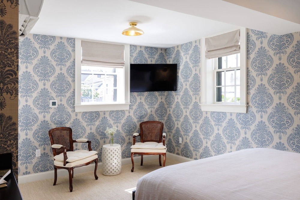 The Davenport Inn - photo 24