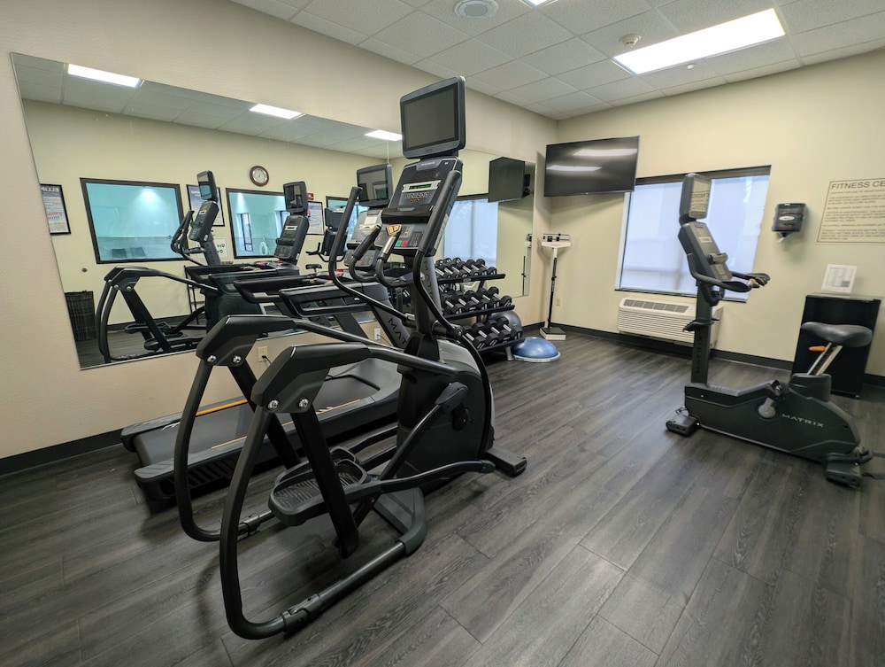 Holiday Inn Express & Suites Carbondale University Area by IHG - photo 17