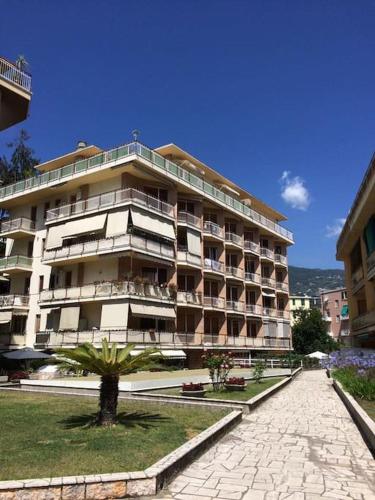 Casa Serenella Bilocale a due passi dal mare — 4-Star Luxury Hotel in San Remo, Italy