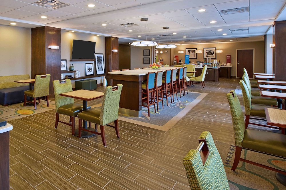 Hampton Inn Southfield West Bloomfield - photo 2