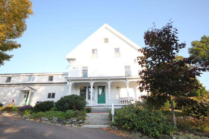 Highland Lake Inn - photo 10