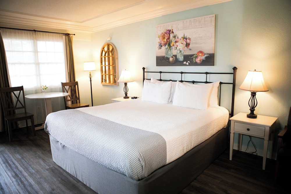 Sea Otter Inn - photo 15