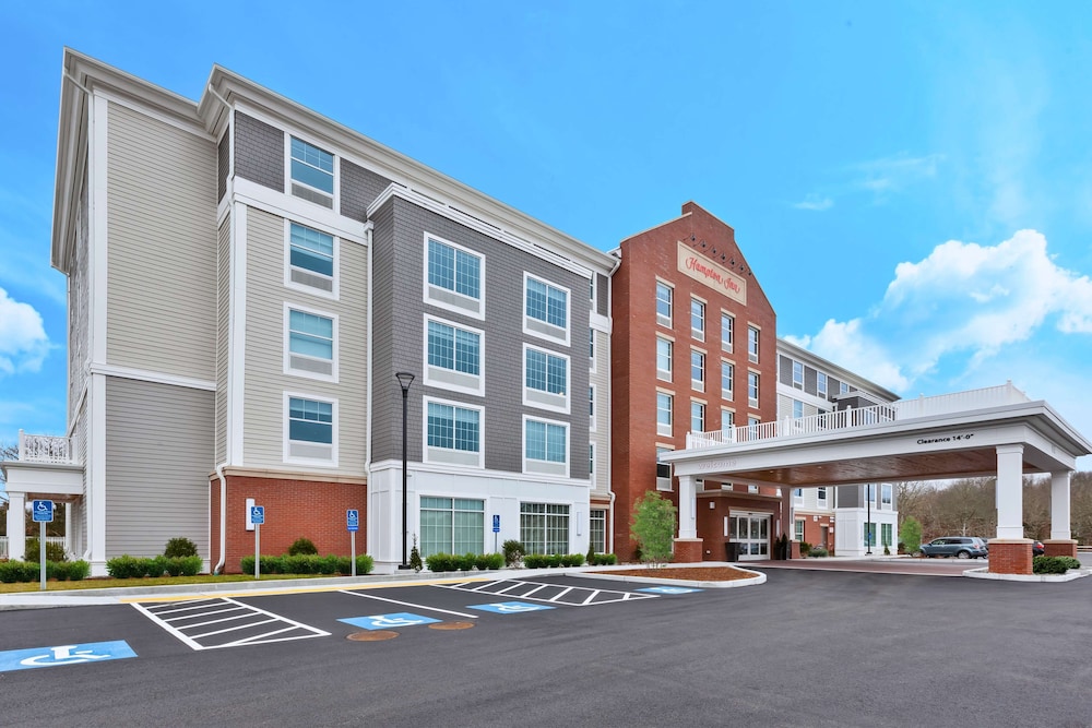 Hampton Inn Cape Cod Canal - carbon neutral hotel in Buzzards Bay