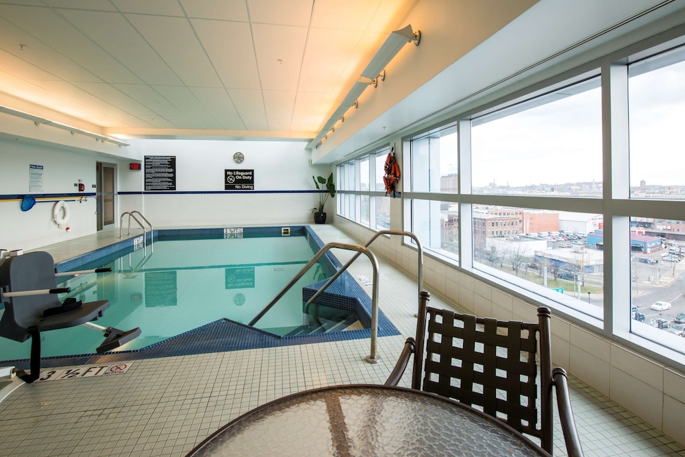 Hampton Inn & Suites Boston Crosstown Center - photo 36