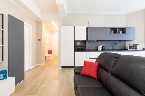 Certosa Enchanting Apartment with Balcony Top Collection — 4-Star Luxury Hotel in Milan, Italy