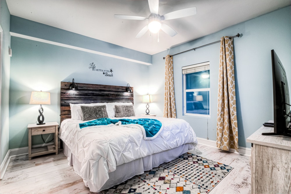 Laketown Wharf Resort by Aneliya's Rentals - photo 138