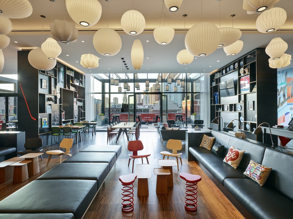 CitizenM Boston North Station Hotel - photo 3