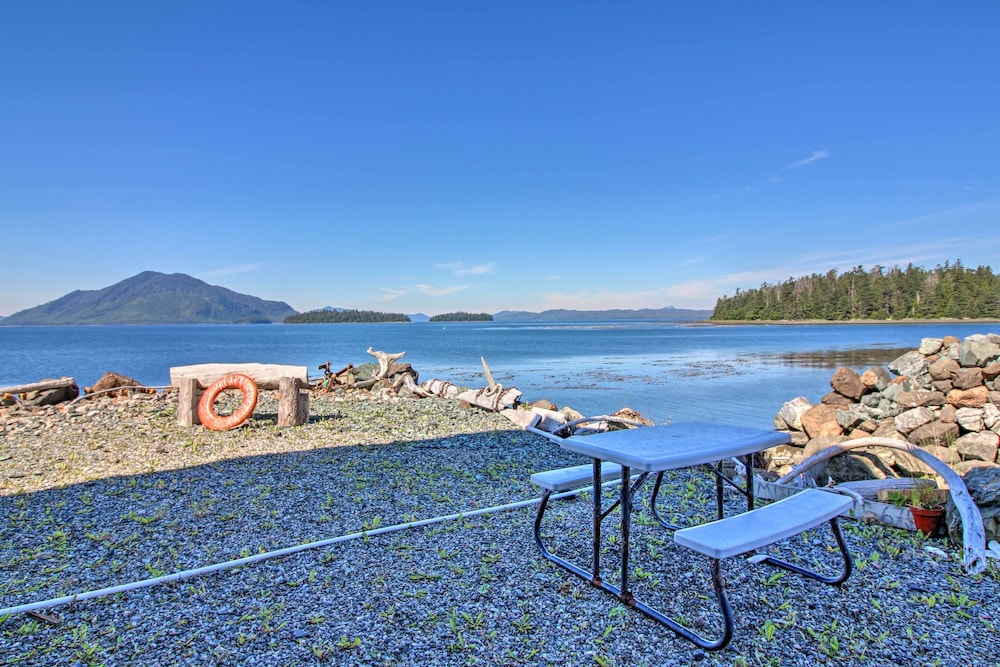 Oceanfront Craig Apt Grill Fishing On Site 17934259 — Craig
