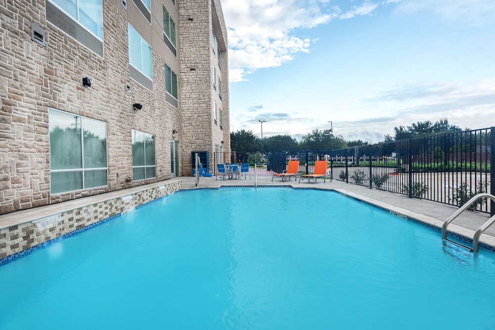 Holiday Inn Express & Suites Sugar Land SE Missouri City by IHG - photo 9