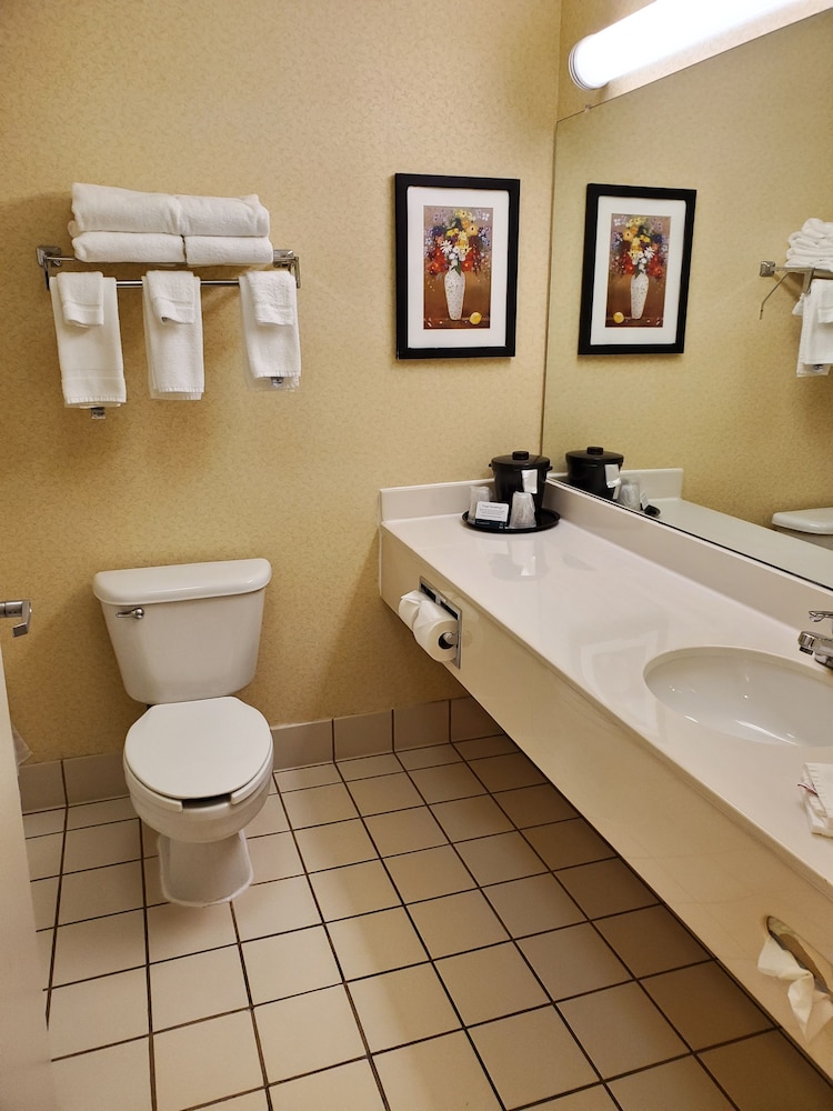 Wingate by Wyndham Uniontown - photo 24