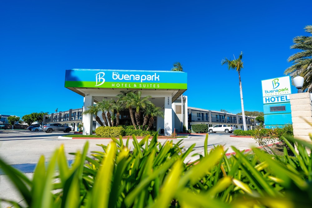 Buena Park Hotel Near Knott's Berry Farm - featured photo